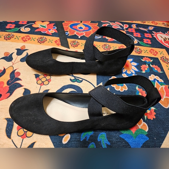Ballet Flats, Size 8 - Picture 2 of 4